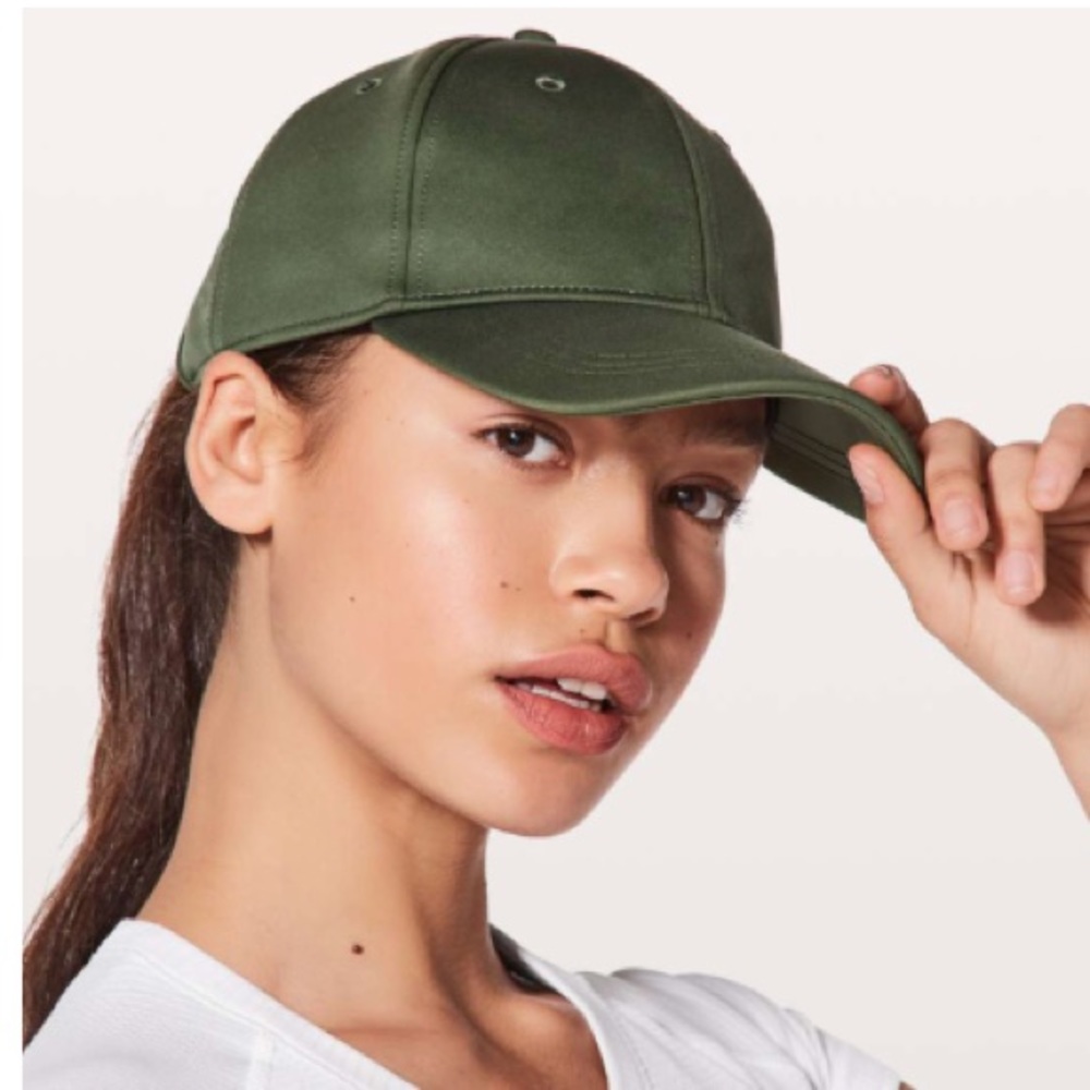 NWT Lululemon Dark Green Baller Hat 💚